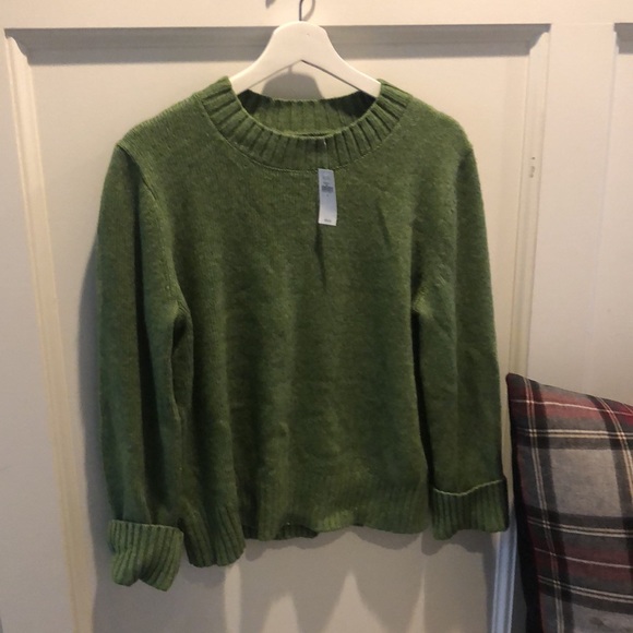 Banana Republic green wide cuff sweater, boxy/oversized fit, new with tags - Picture 2 of 6